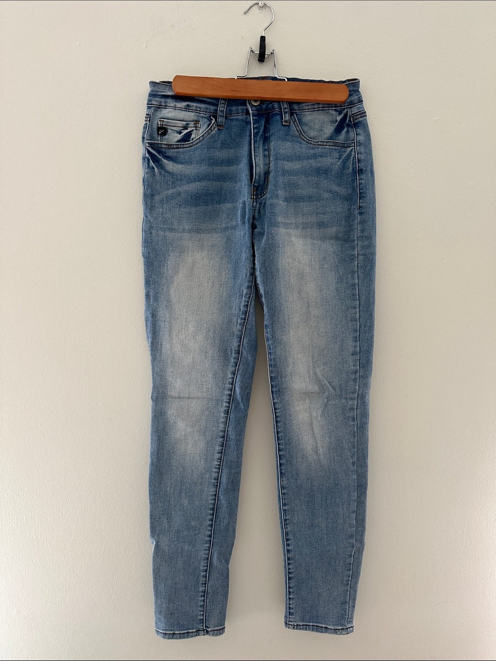 Kancanlight wash skinny jeans